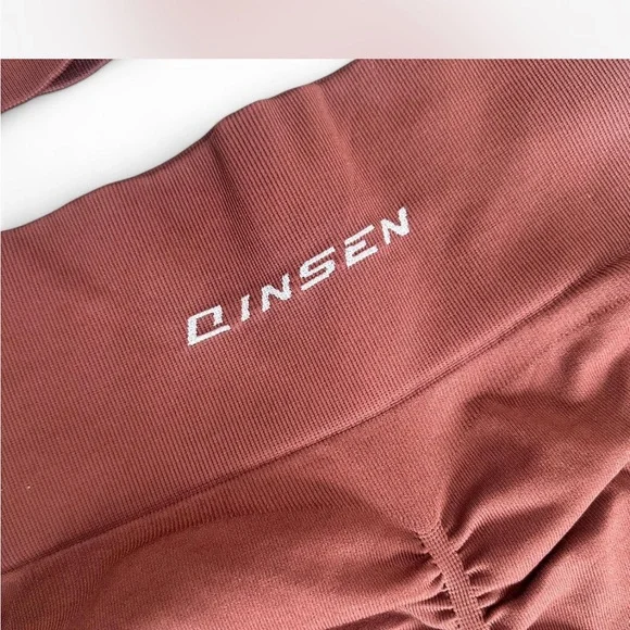 Qinsen Burgundy Sports Bra and Shorts Set - Picture 3 of 6